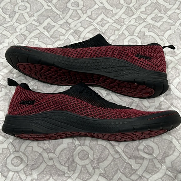 J Sport - Memory Foam slip on all Terra Traction - Picture 4 of 8